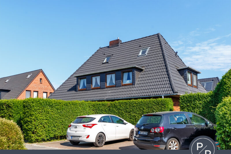 Wohnhaus aufgeteilt in 4 Einheiten mit Garage in ruhiger Lage von Tinnum 25980 Sylt, Einfamilienhaus