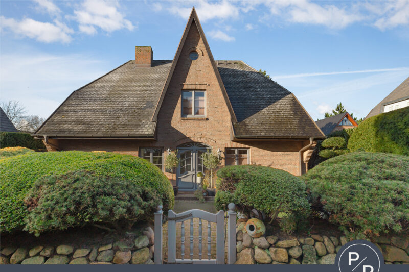 Geschmackvolles Einzelhaus mit einer Ferienwohnung auf eingewachsenem Grundstück in Tinnum 25980 Sylt, Einfamilienhaus