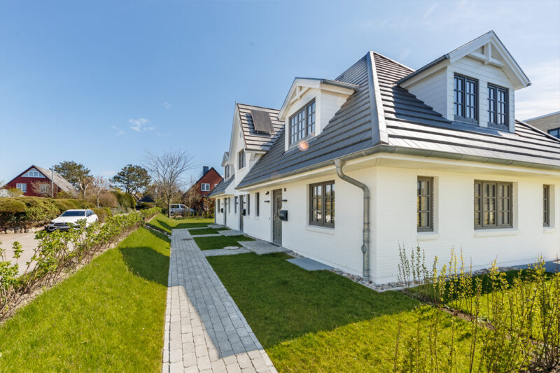 Exklusives Endhausteil mit schönem Garten und Garage in Alt-Westerland 25980 Sylt, Reihenendhaus